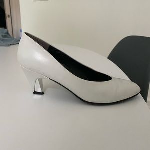 Gorgeous small (2 1/2 inches) vintage Charles Jourdan high heels